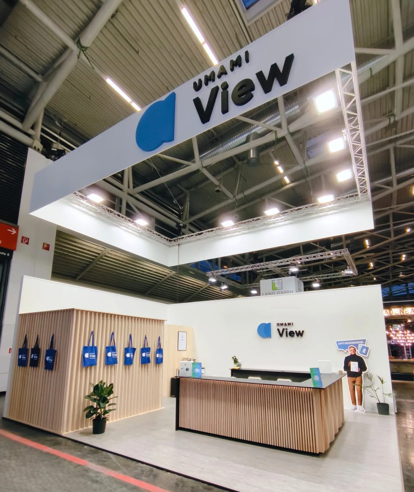 Umami View Stand OPTI26